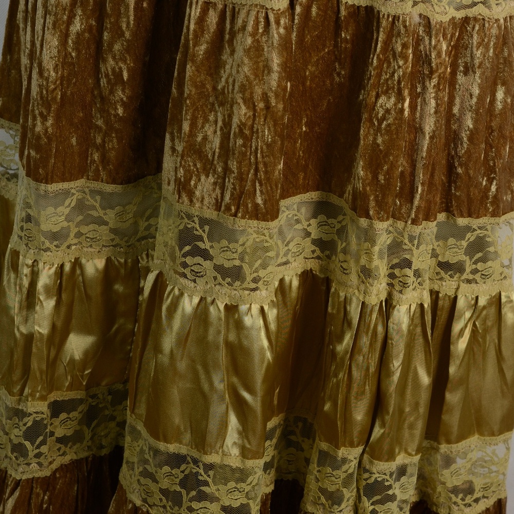 Velvet/Lace/Satin  Gold Tiered Skirt Sz M/L Temptation Italy B 43